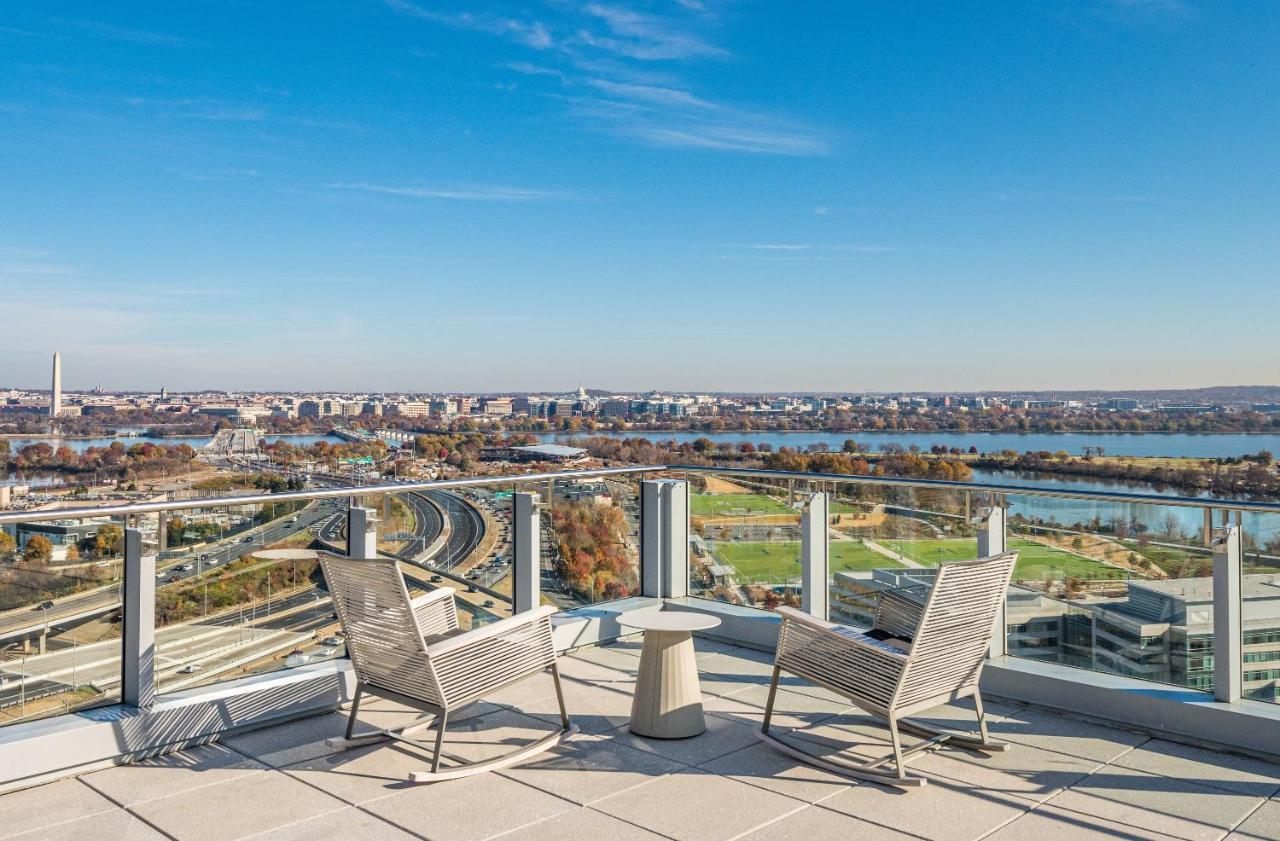 Global Luxury Suites Crystal City Arlington Exteriér fotografie